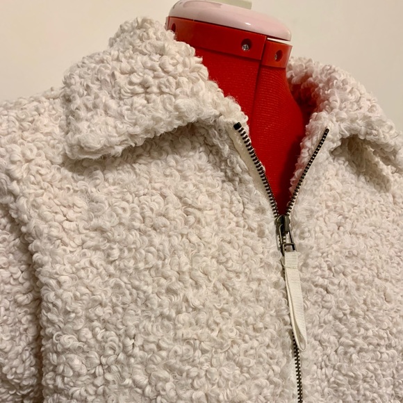 Universal Thread Faux Fur Bomber Jacket - Picture 4 of 6